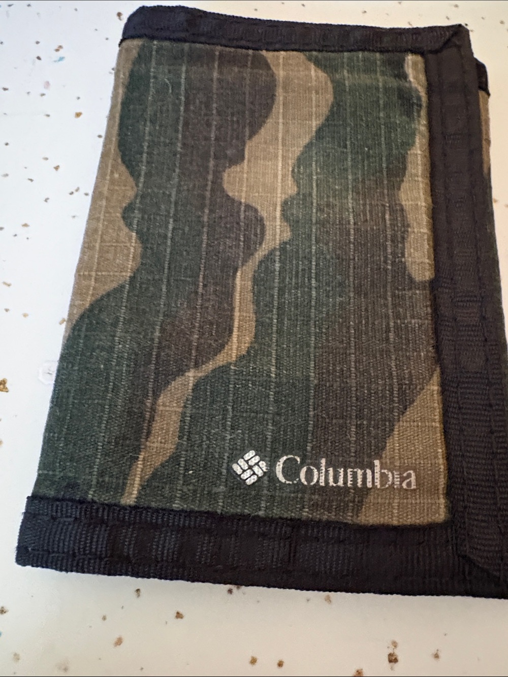 Columbia men’s camo fabric wallet